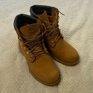 Worn Once Women’s Timberland Boots